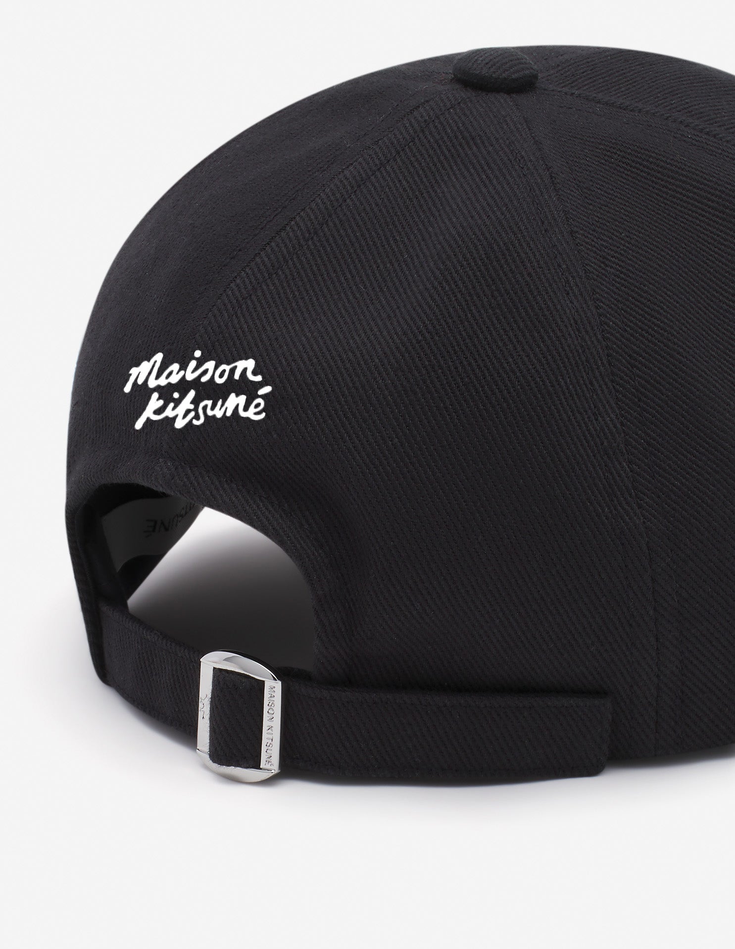 Cap with embroidery - Black