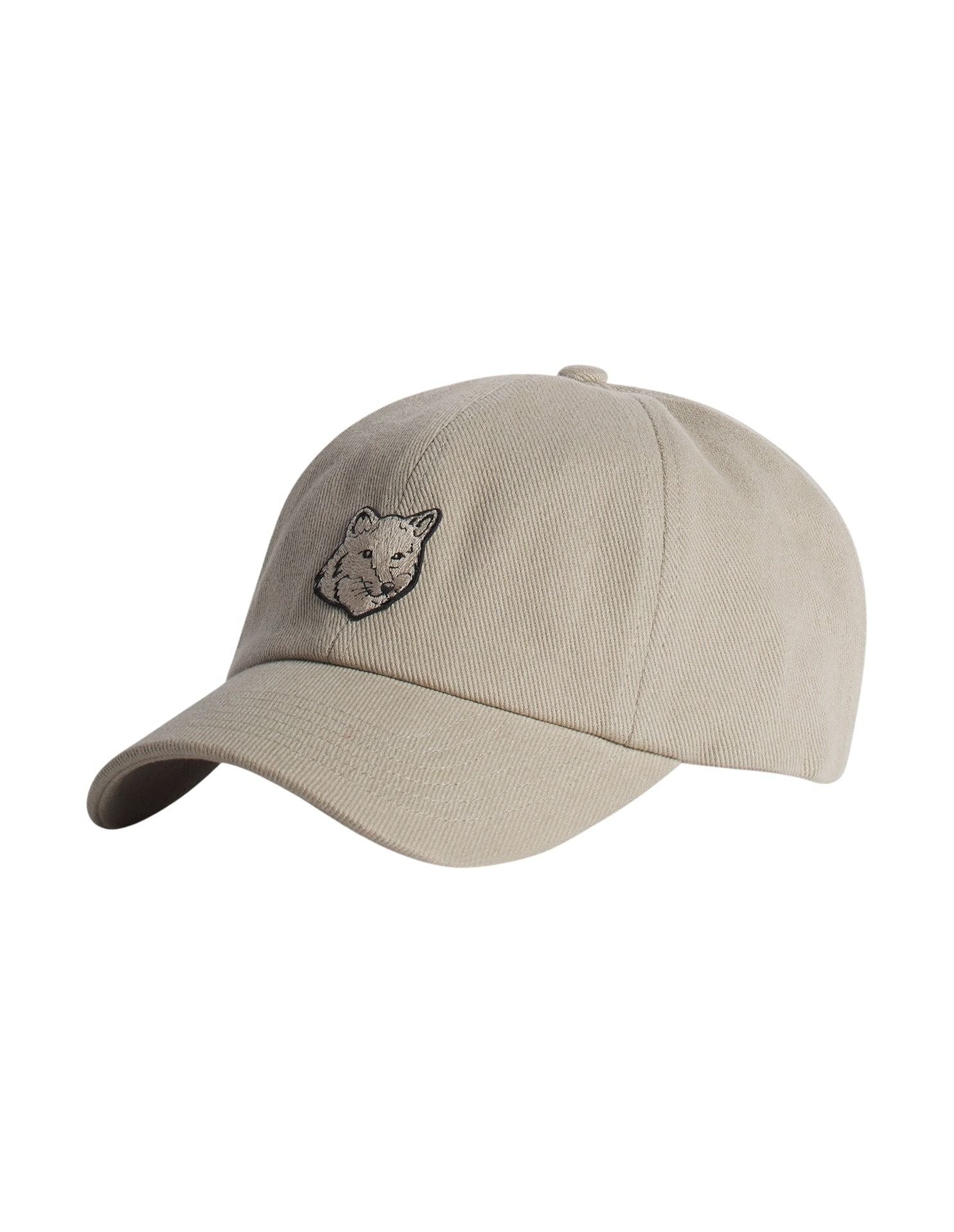 Cap with embroidered badge - Winter Twig