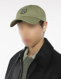 Cap with embroidered badge - Pebble