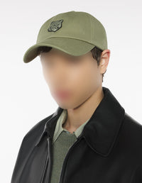 Casquette avec écusson brodé - Pebble