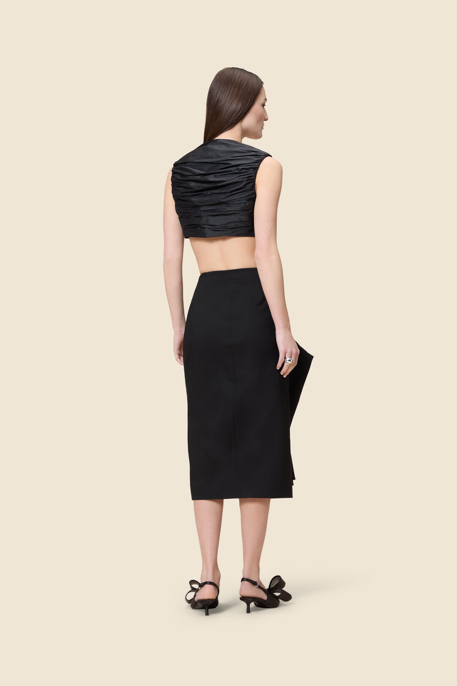 Black / PLEATED CROPPED TOP