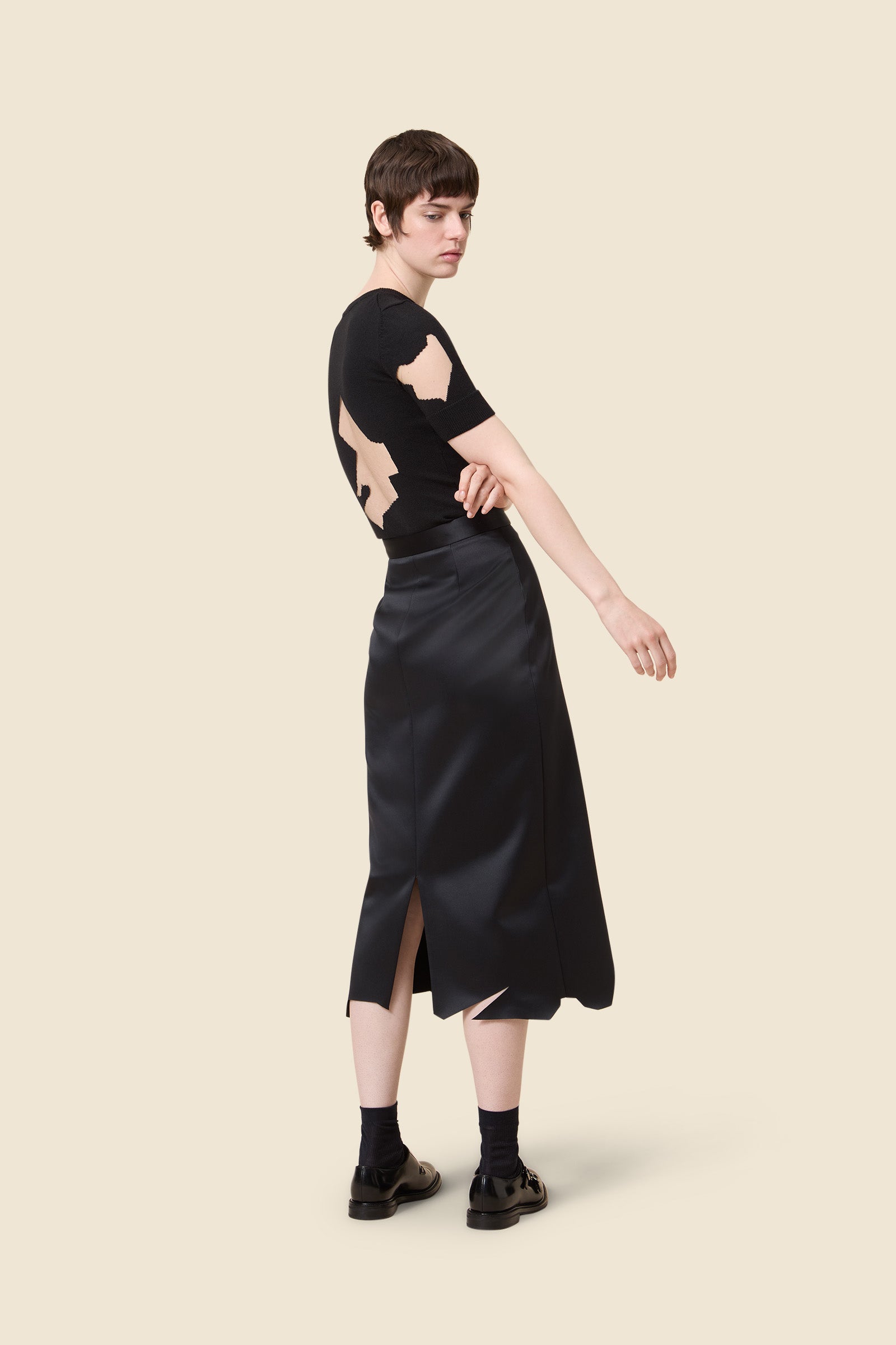 Black / HEM SKIRT