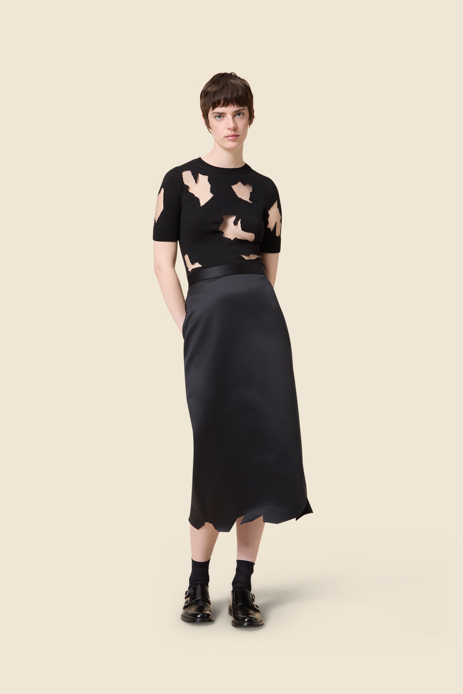 Black / HEM SKIRT