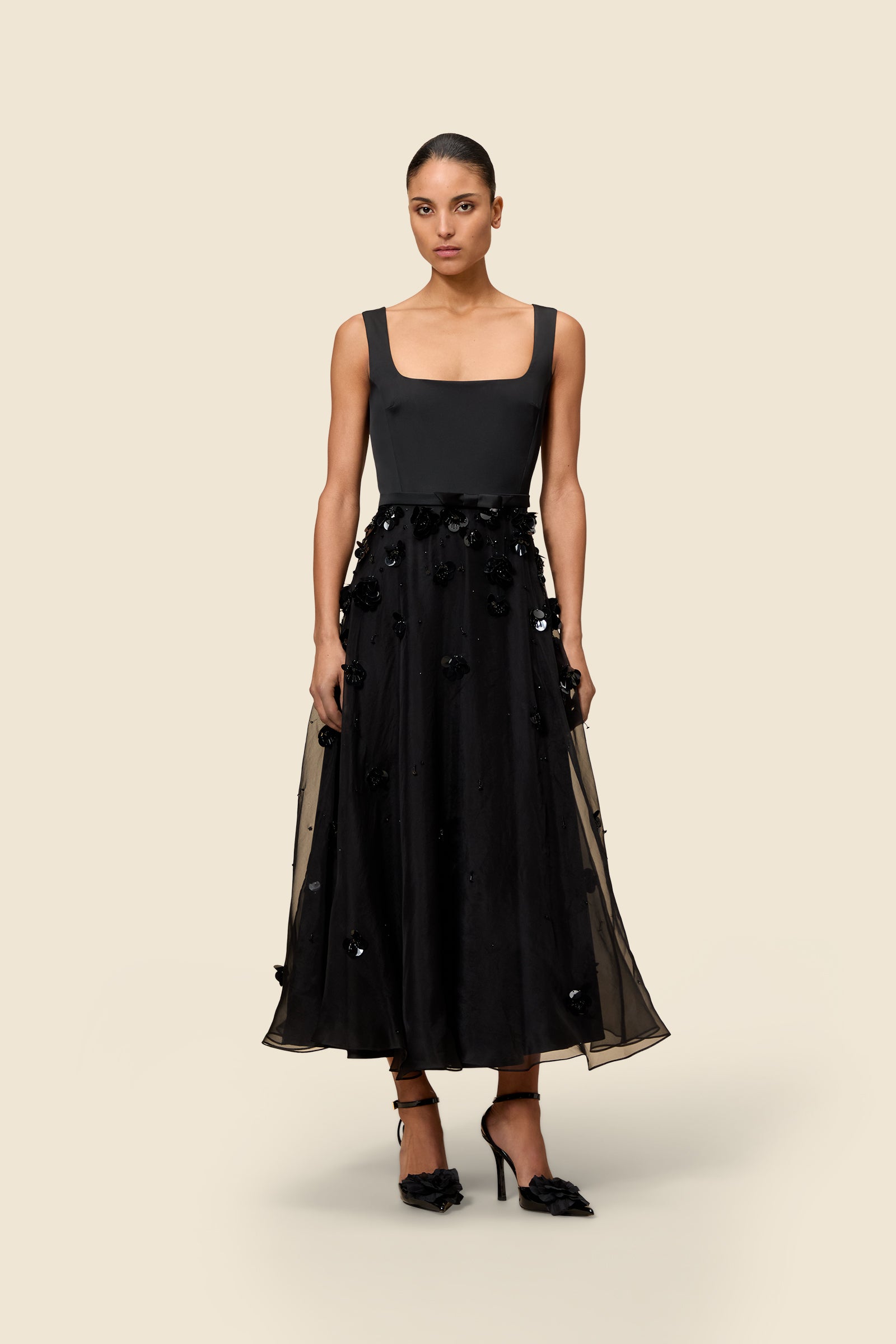 Black / EMBROIDERED A-LINE GOWN