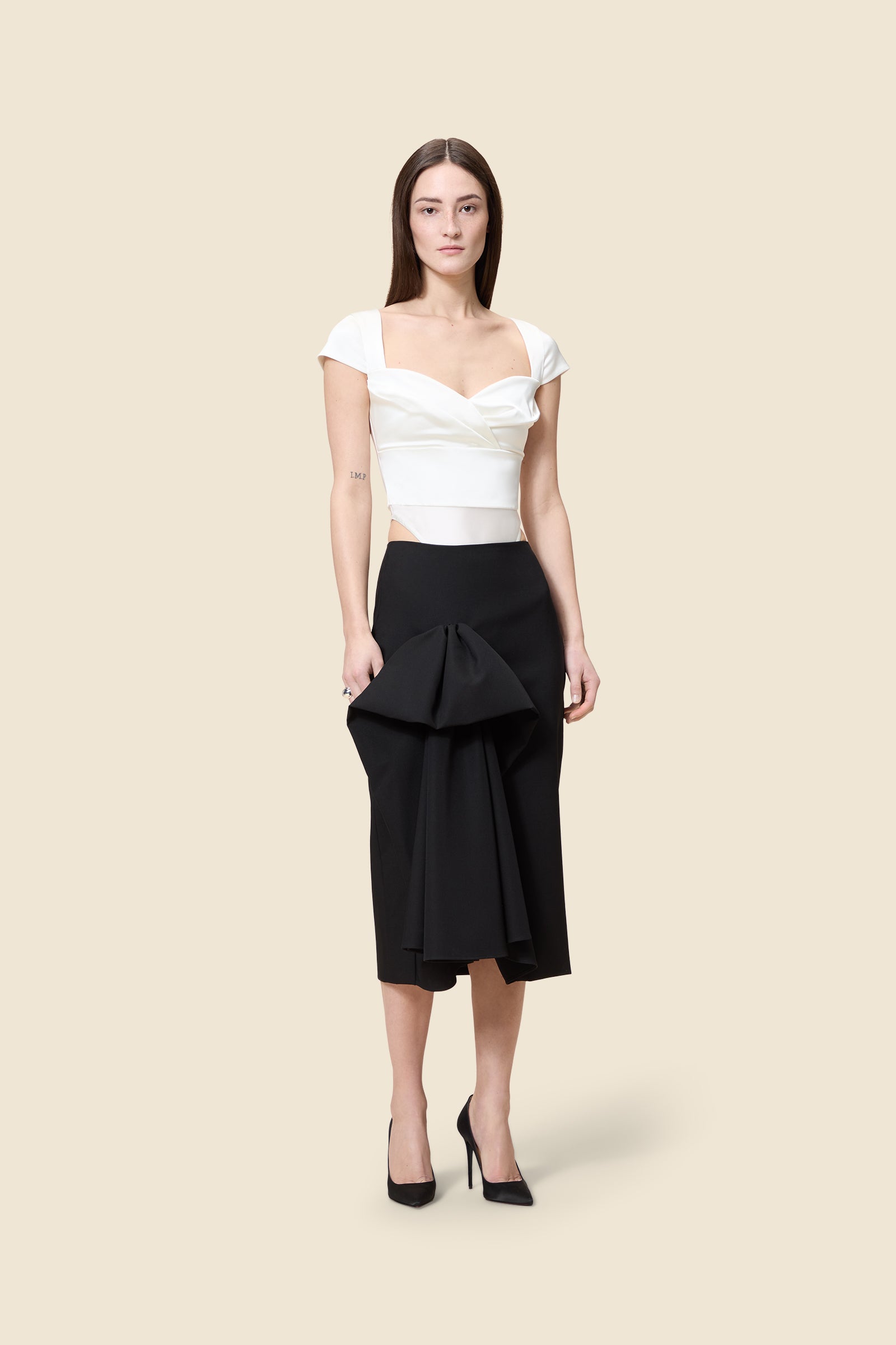 White / PLEATED BODY