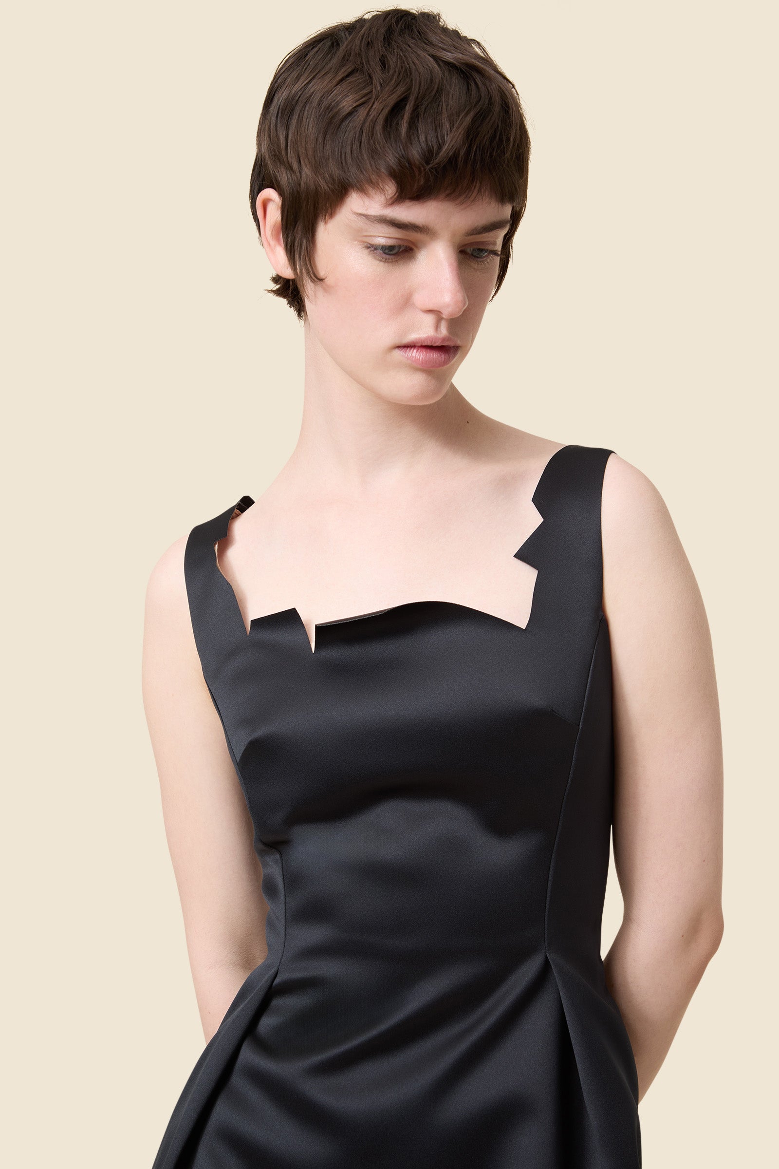 Black / NECK DRESS