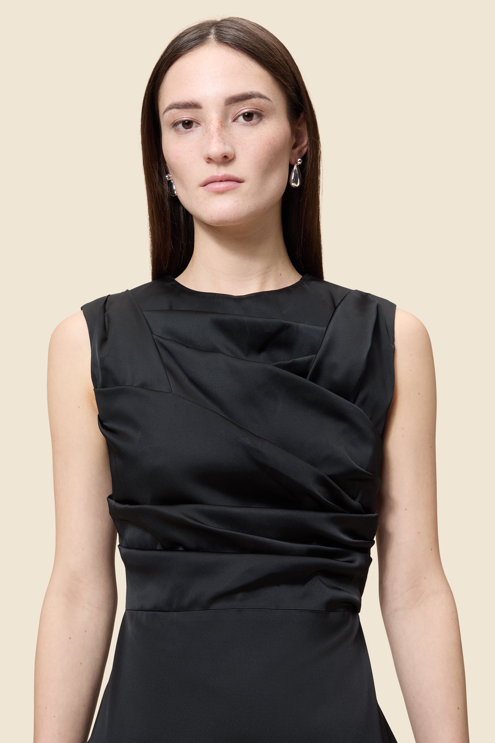 Black / PLEATED MAXI DRESS