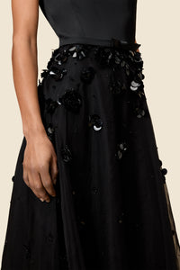Black / EMBROIDERED A-LINE GOWN