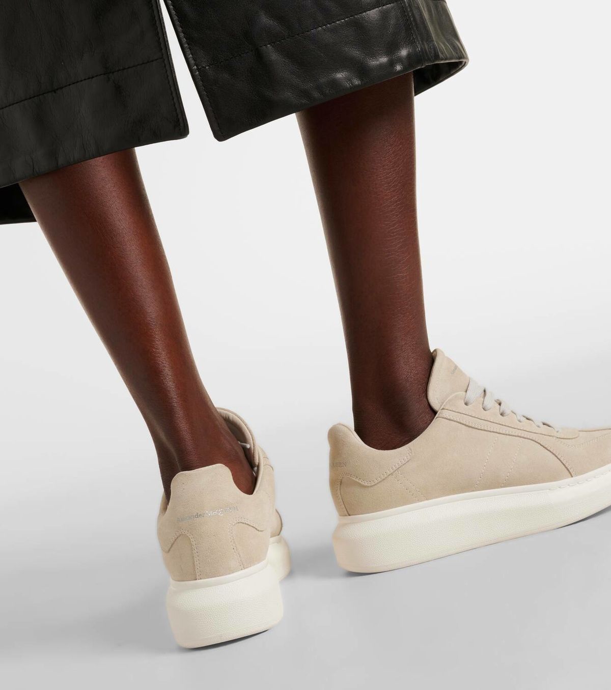 Sneakers à semelle épaisse en daim - Salt