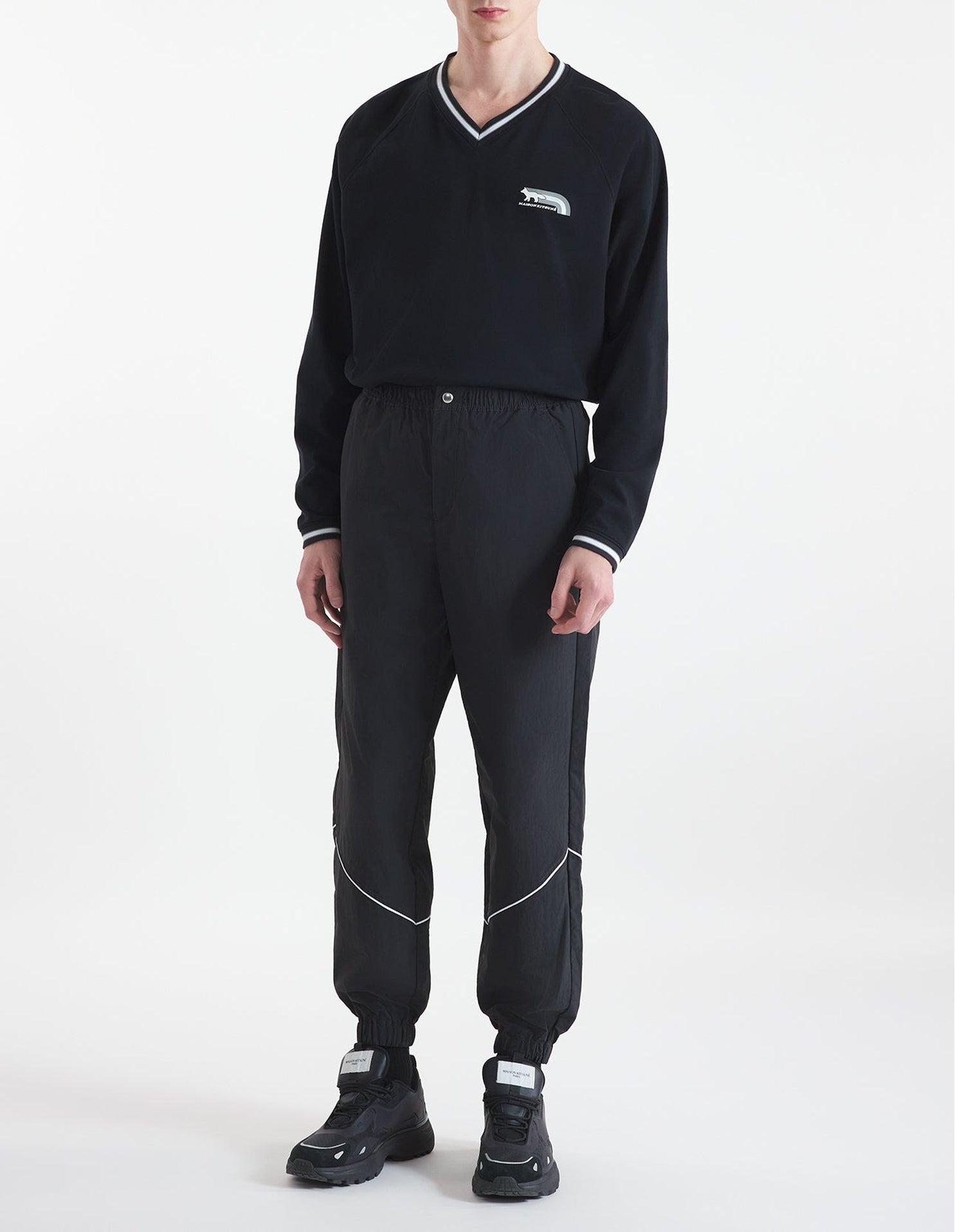 Long-sleeved V-neck jumper - Black