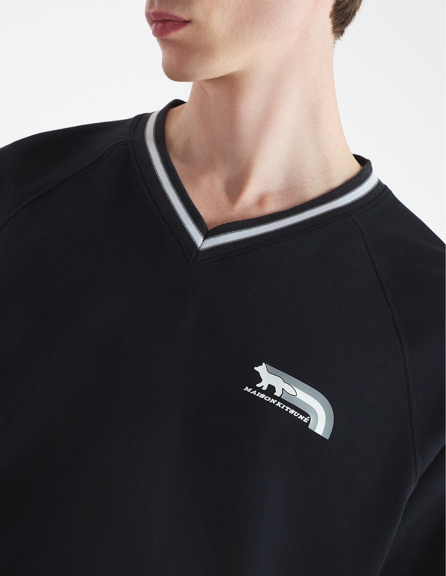 Long-sleeved V-neck jumper - Black