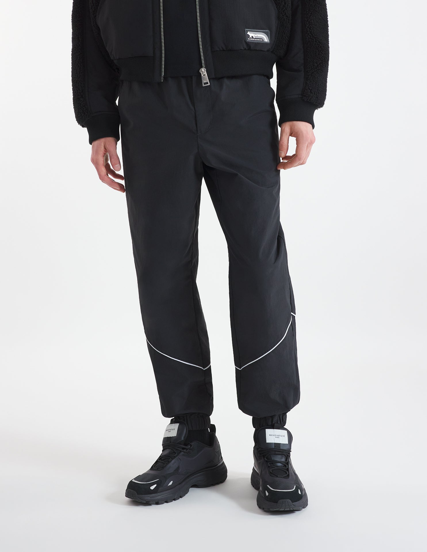 Back pocket trousers with badge - Black