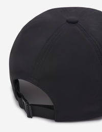 Cap with embroidered badge - Black