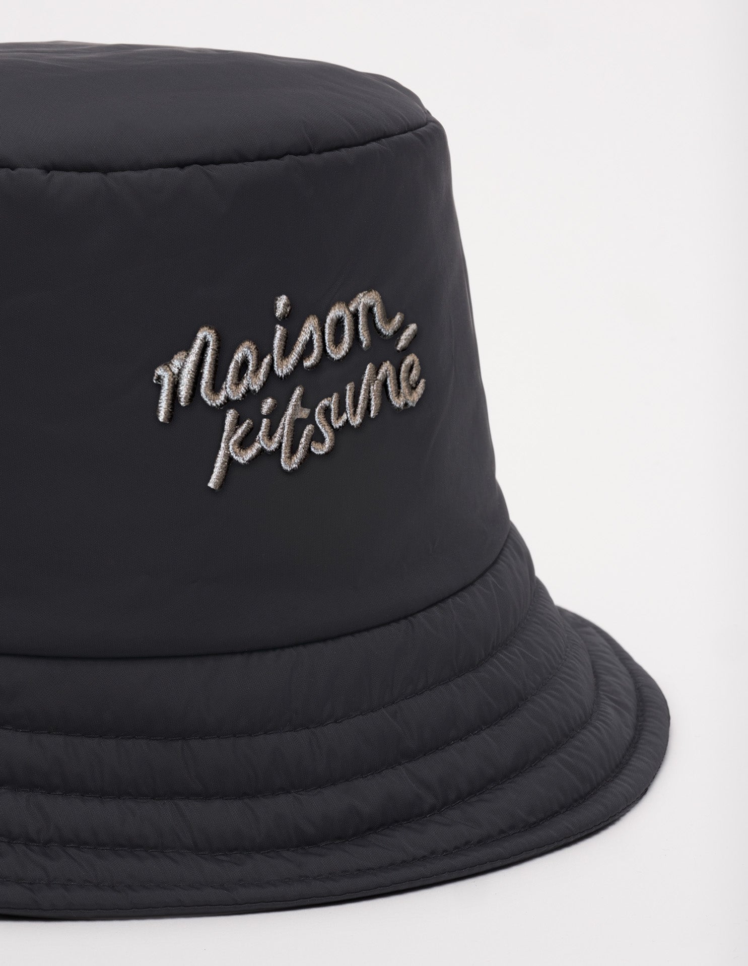 Bob matelassé avec logo - Black