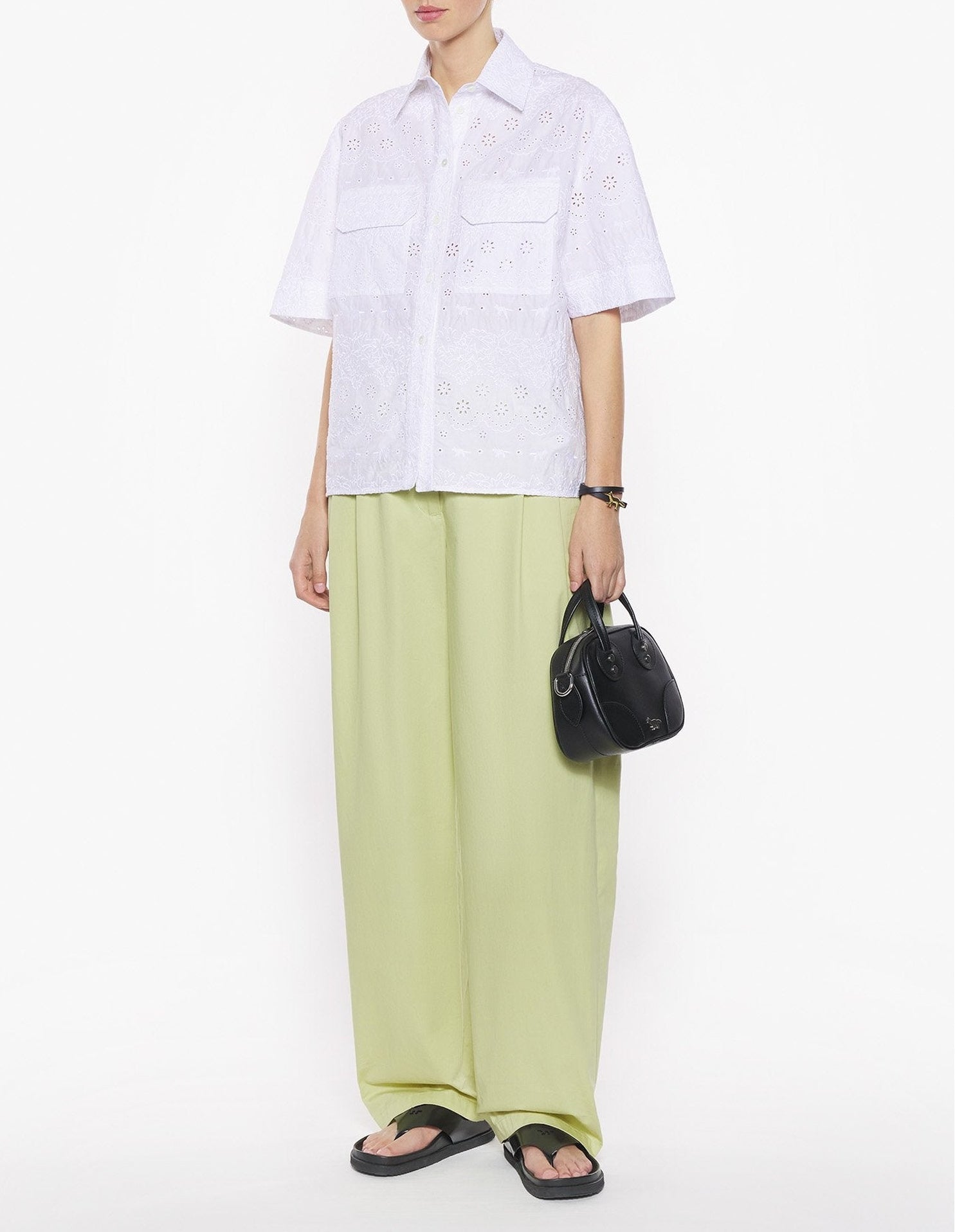 Short-sleeved boxy shirt with English embroidery - White