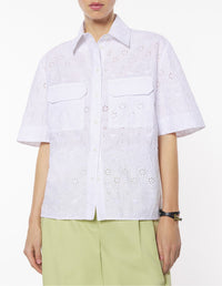 Short-sleeved boxy shirt with English embroidery - White