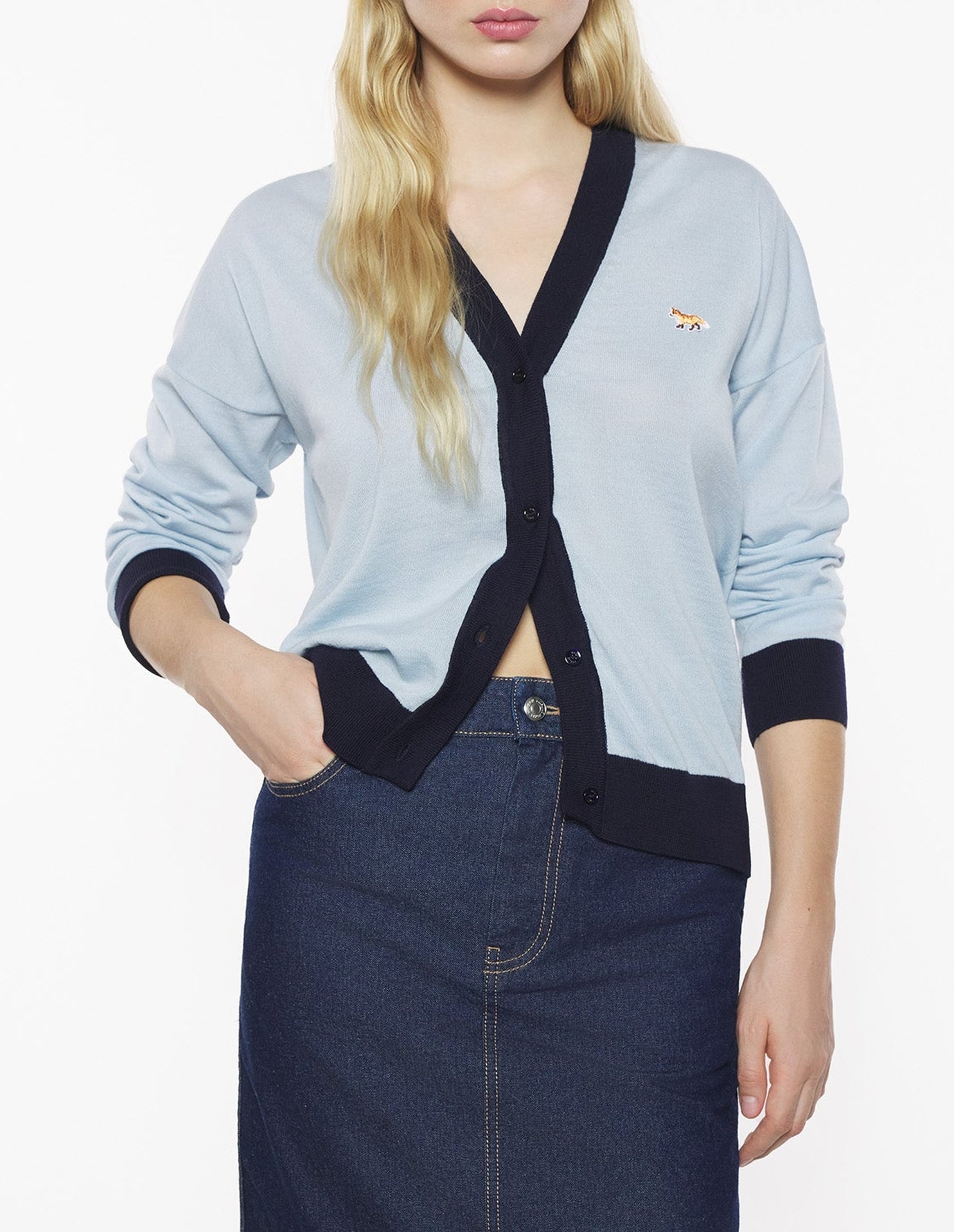 Two-tone cardigan with embroidered wool crest - Hortensia