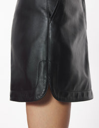 Round cut skirt in leather - Black