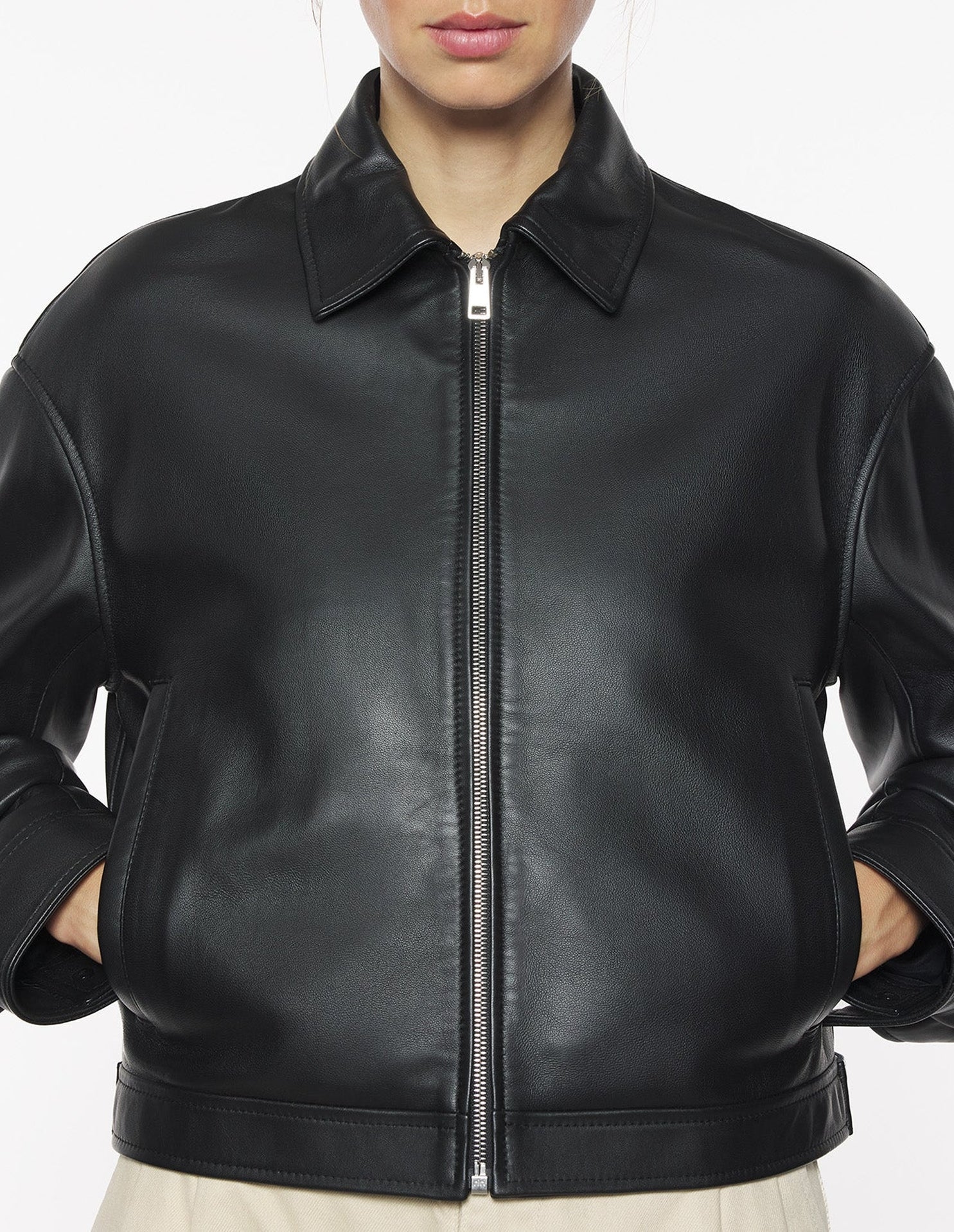 Short zipped leather jacket - Black
