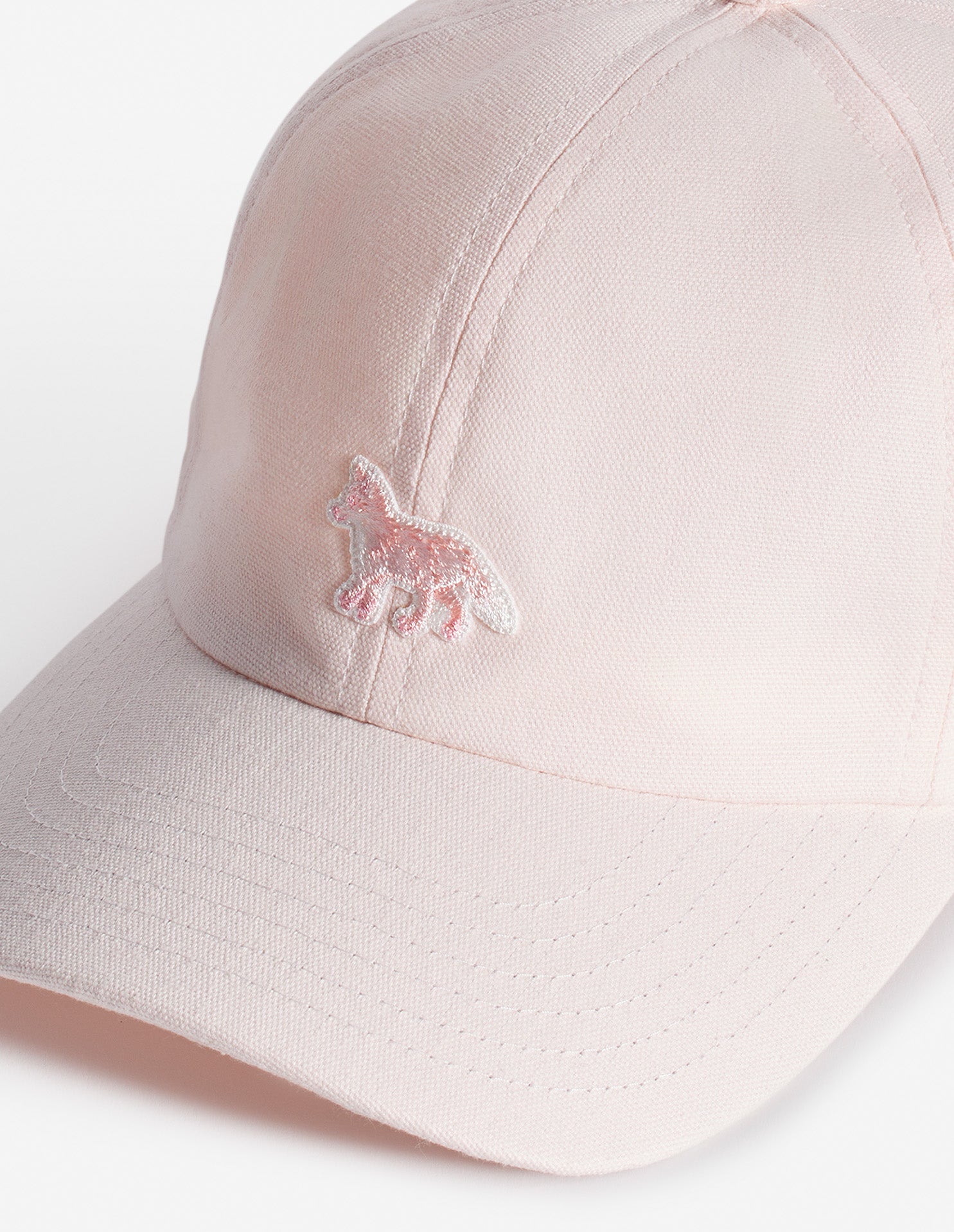 Cap with embroidered badge - Angel Wing