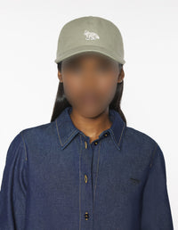 Cap with embroidered badge - Pebble