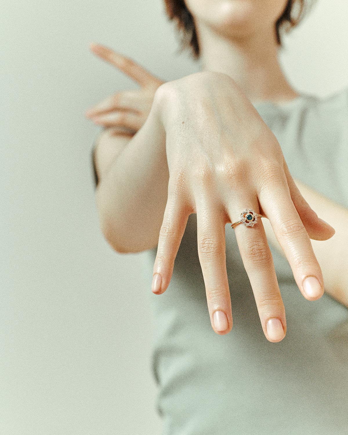 Bague en or jaune et argent sertie de diamant - Grenat & Diamant