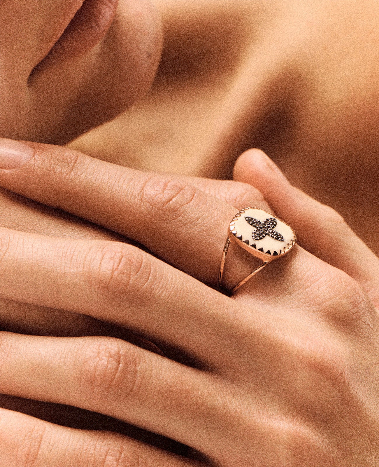 Yellow gold and silver ring set with diamonds - Noir Diamant