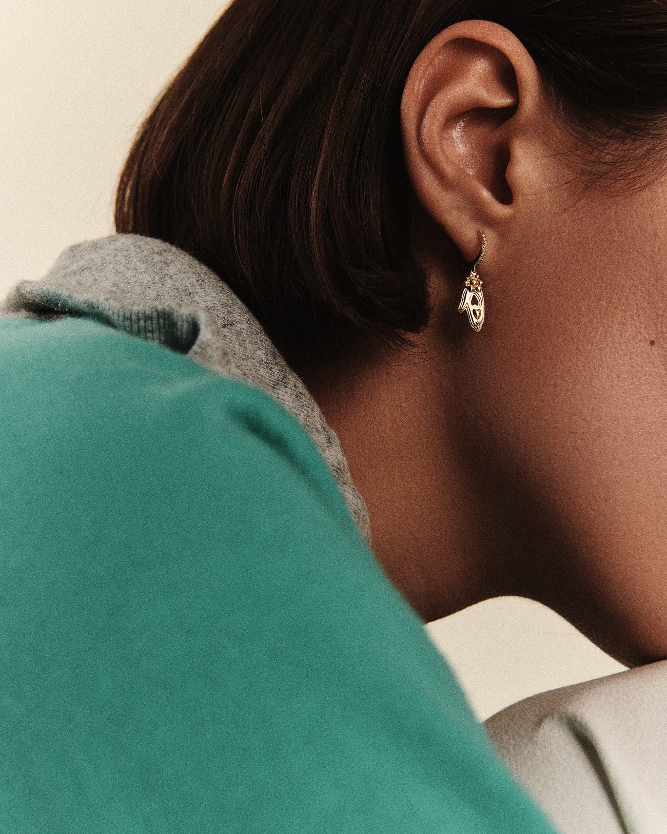 Palermo single earring in yellow gold set with diamonds - Hand