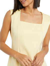 Robe courte ceinturée sans manches - Jaune