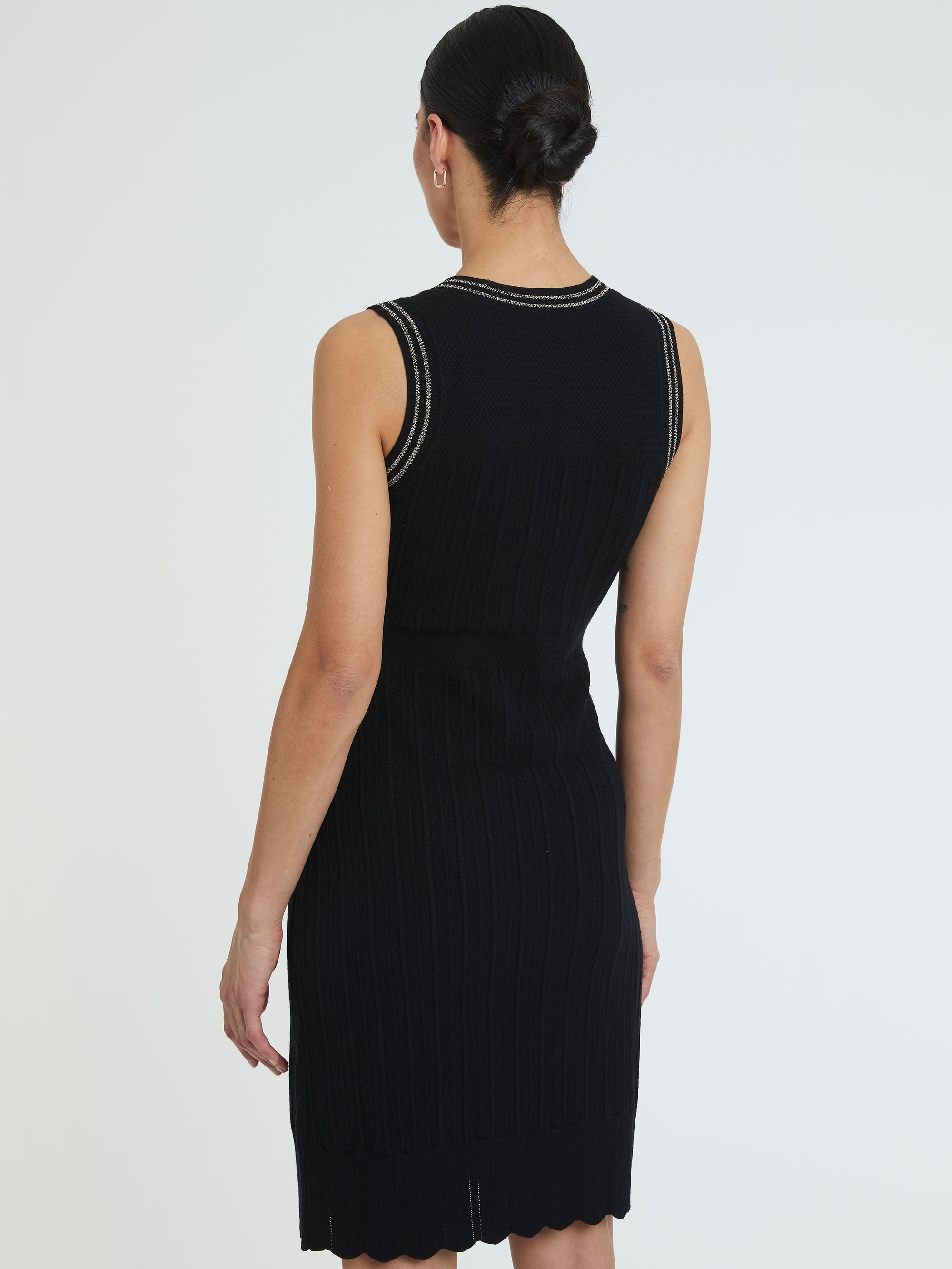 Sleeveless crochet dress - Black