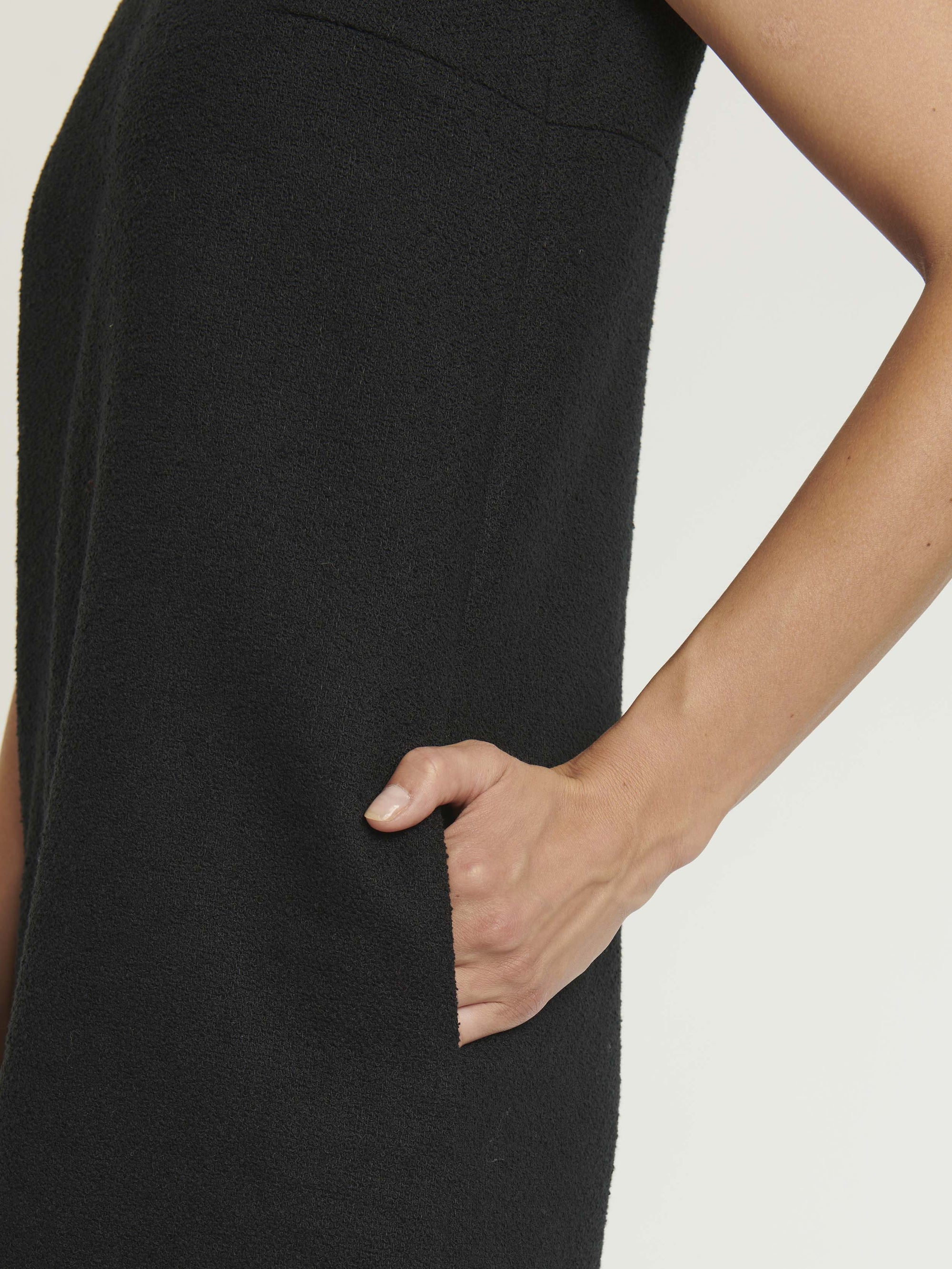 NOIR ROBE MC