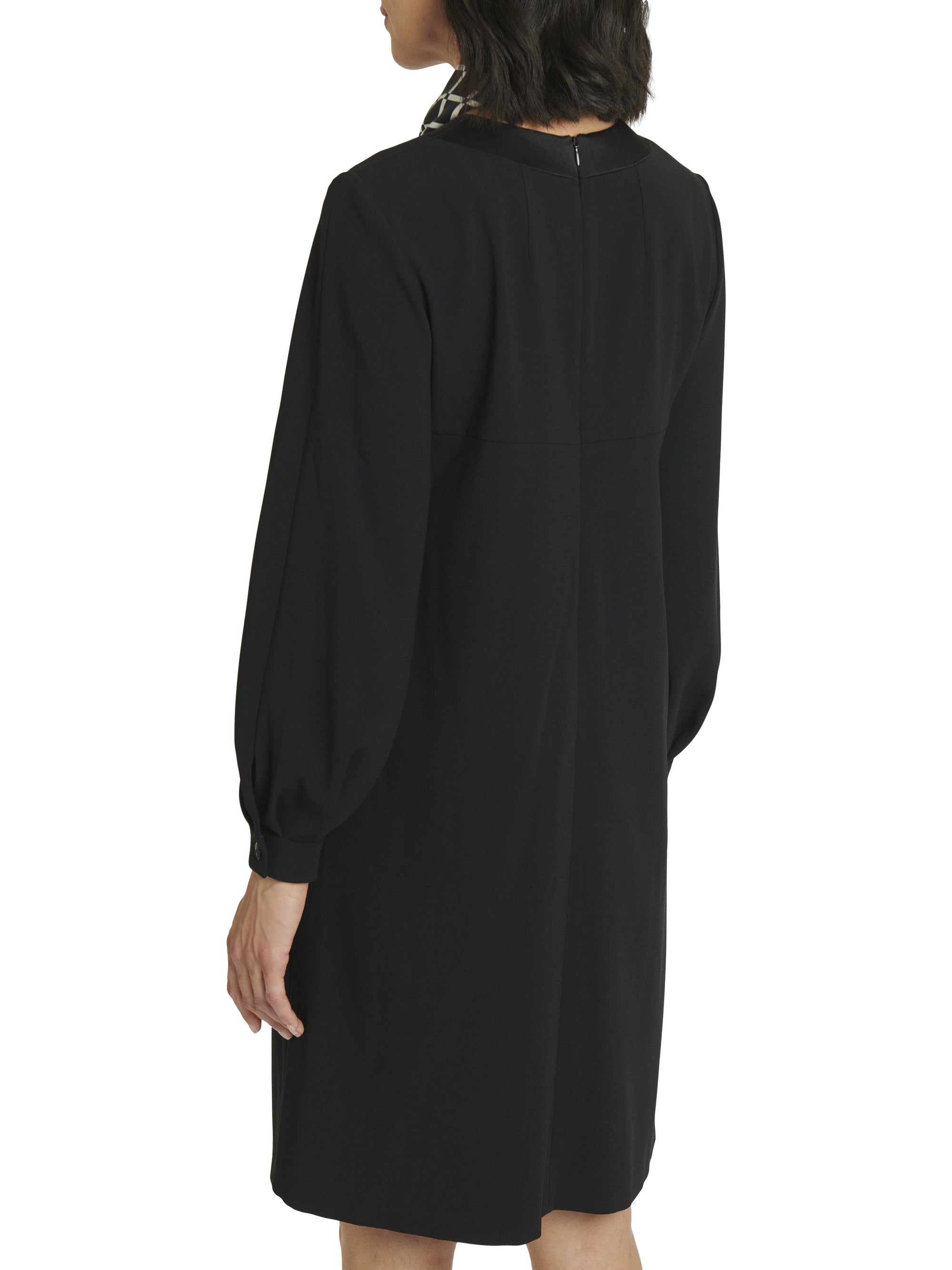 Dress with removable scarf - Black