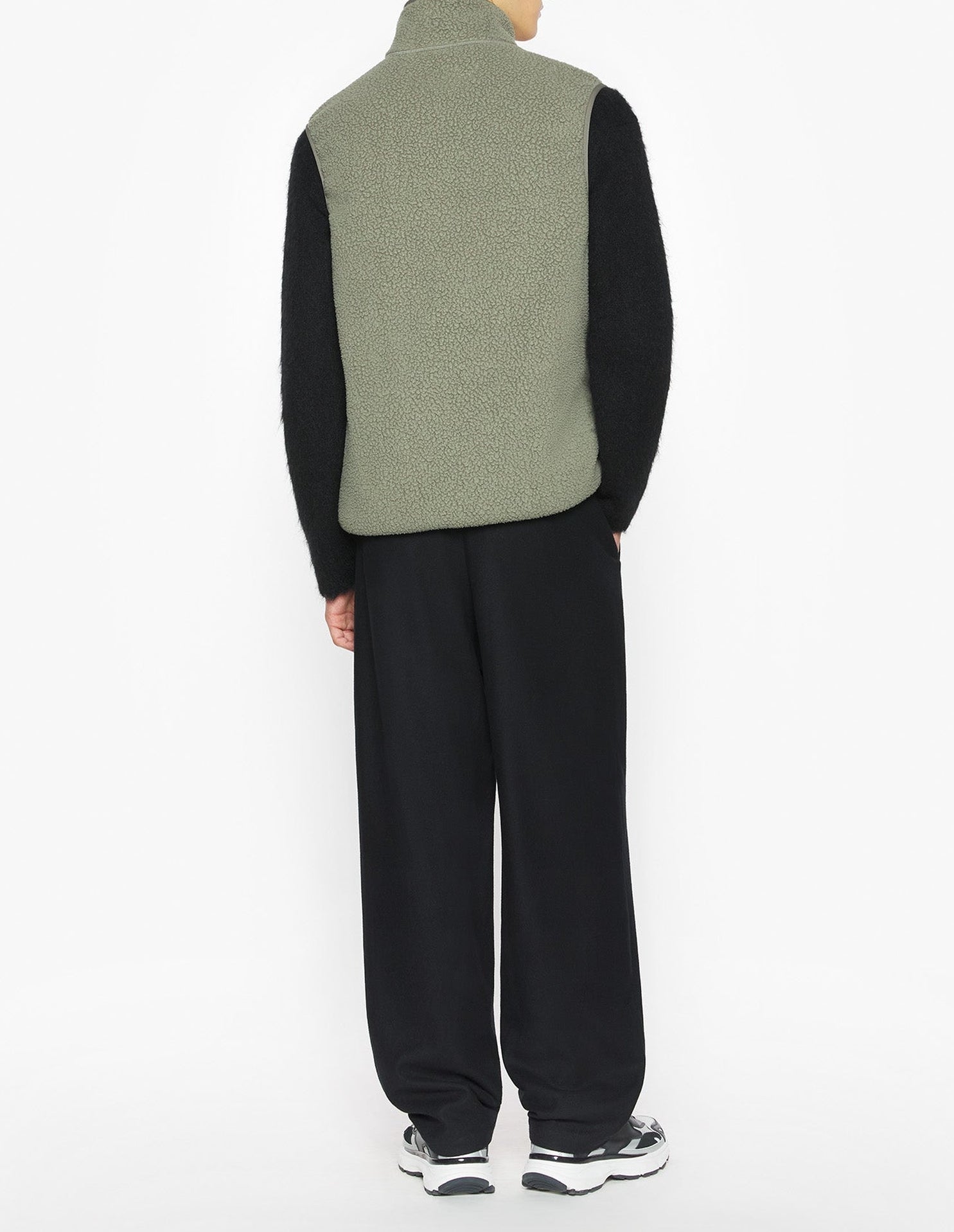 Sleeveless fleece jacket - Pebble