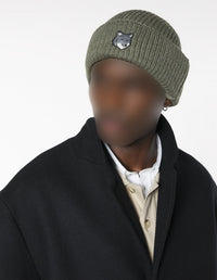 Wool hat with embroidered badge - Pebble