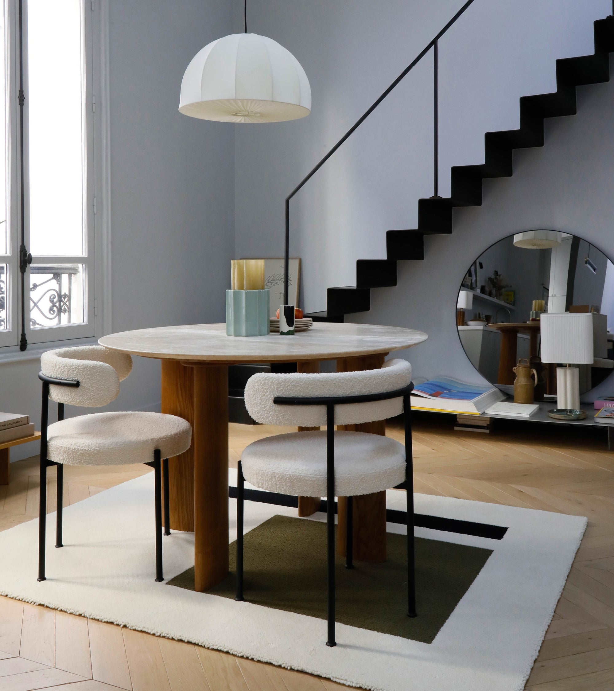 Chaise Libera structure en laine bouclée - Blanc crème