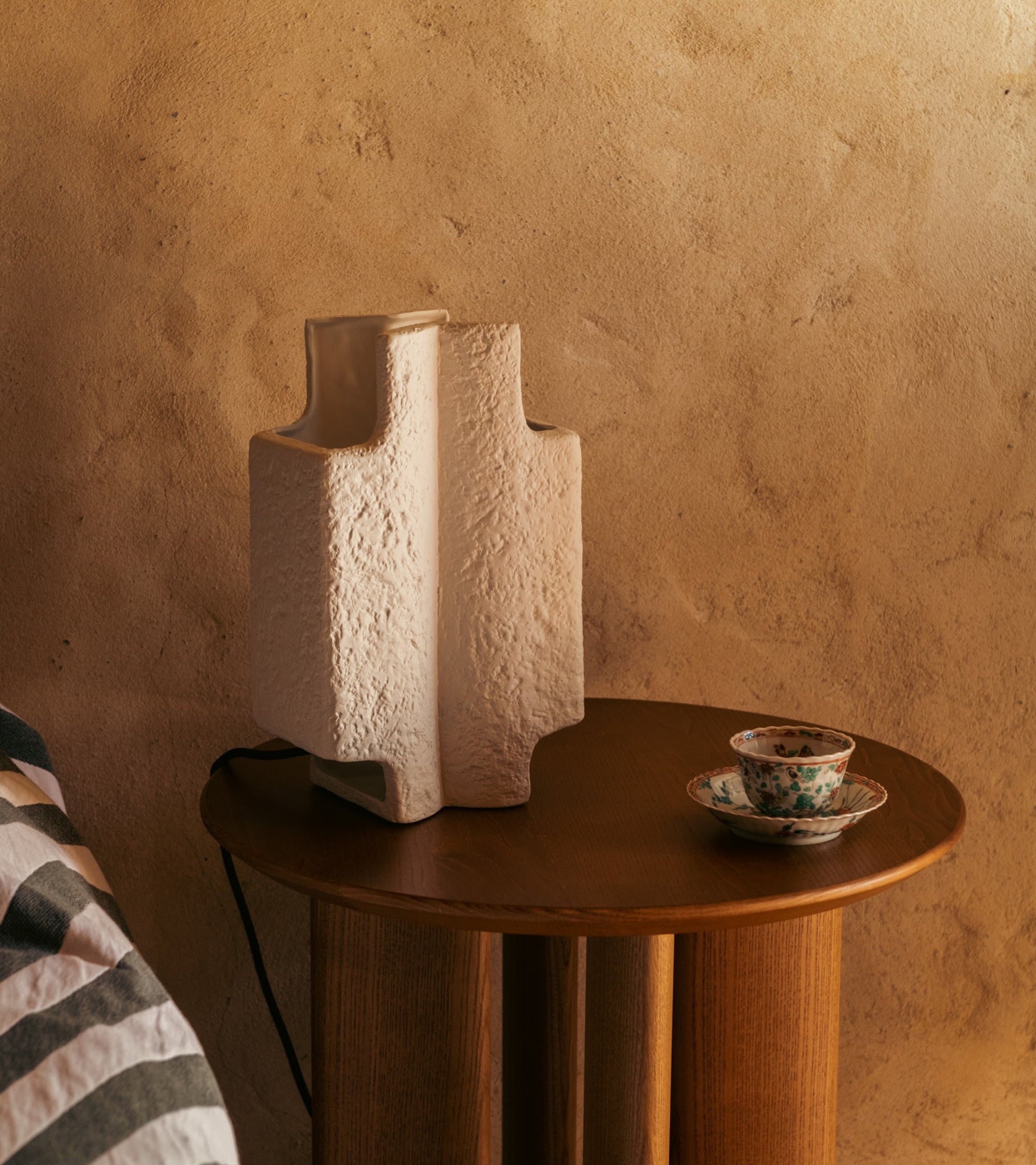 Lampe à poser Mano en terre cuite - Blanc