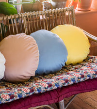 Bomboloni satin cushion - Nude