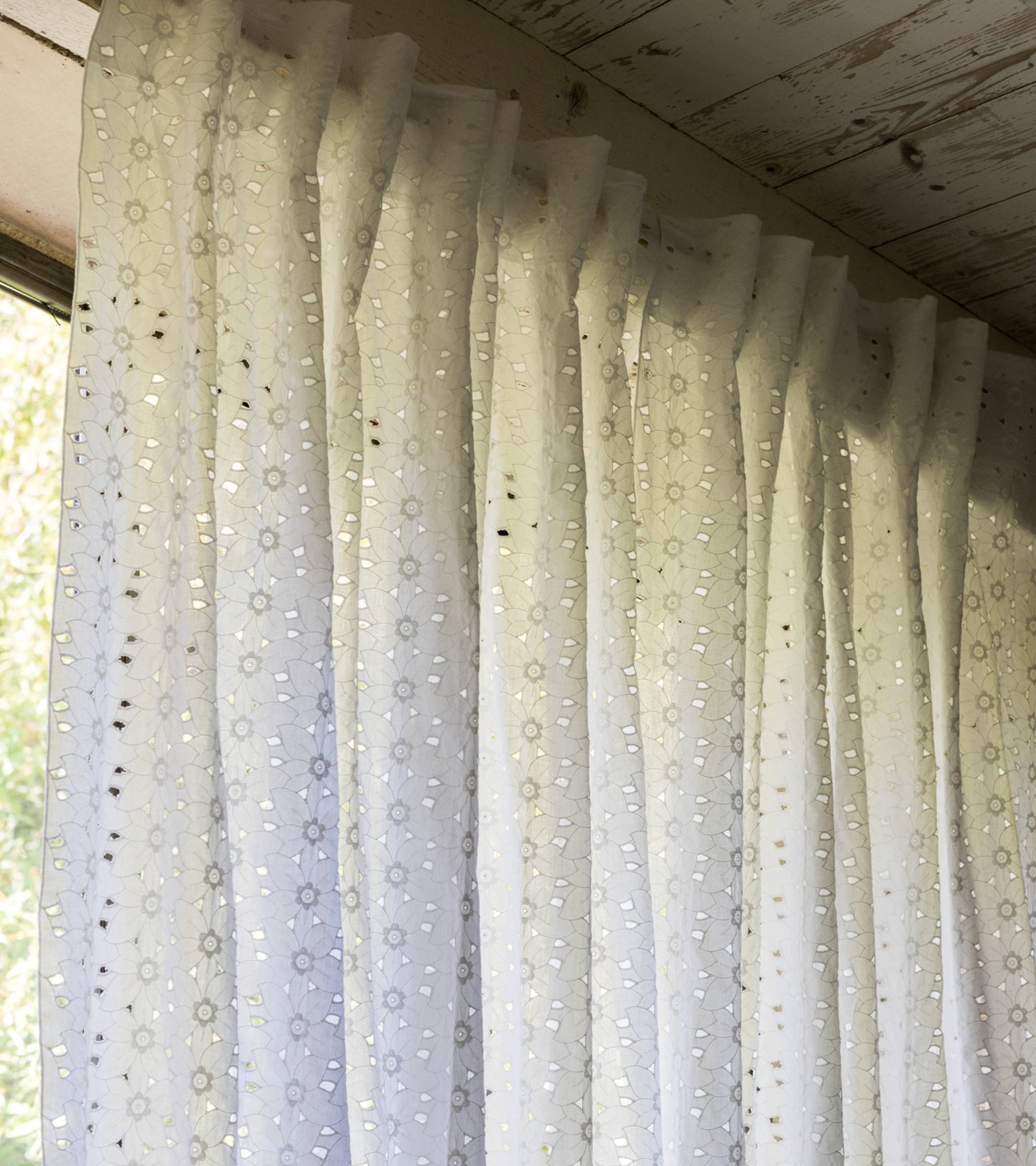 Volo Curtain - White