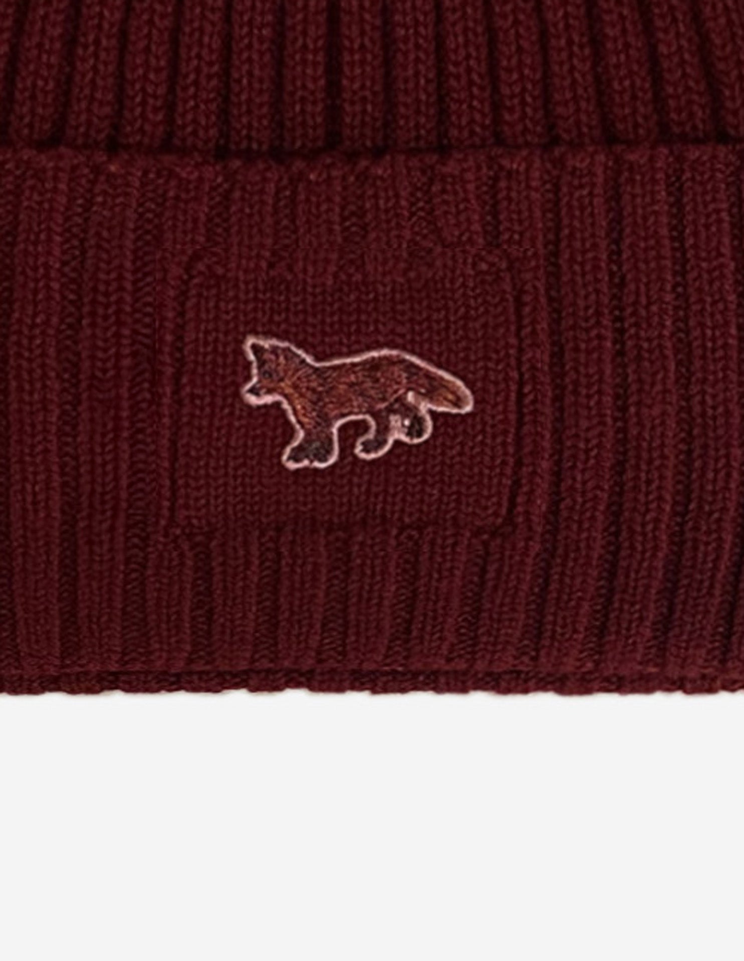 Wool hat with embroidered badge - Red Brown