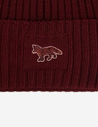 Bonnet avec écusson brodé en laine - Red Brown