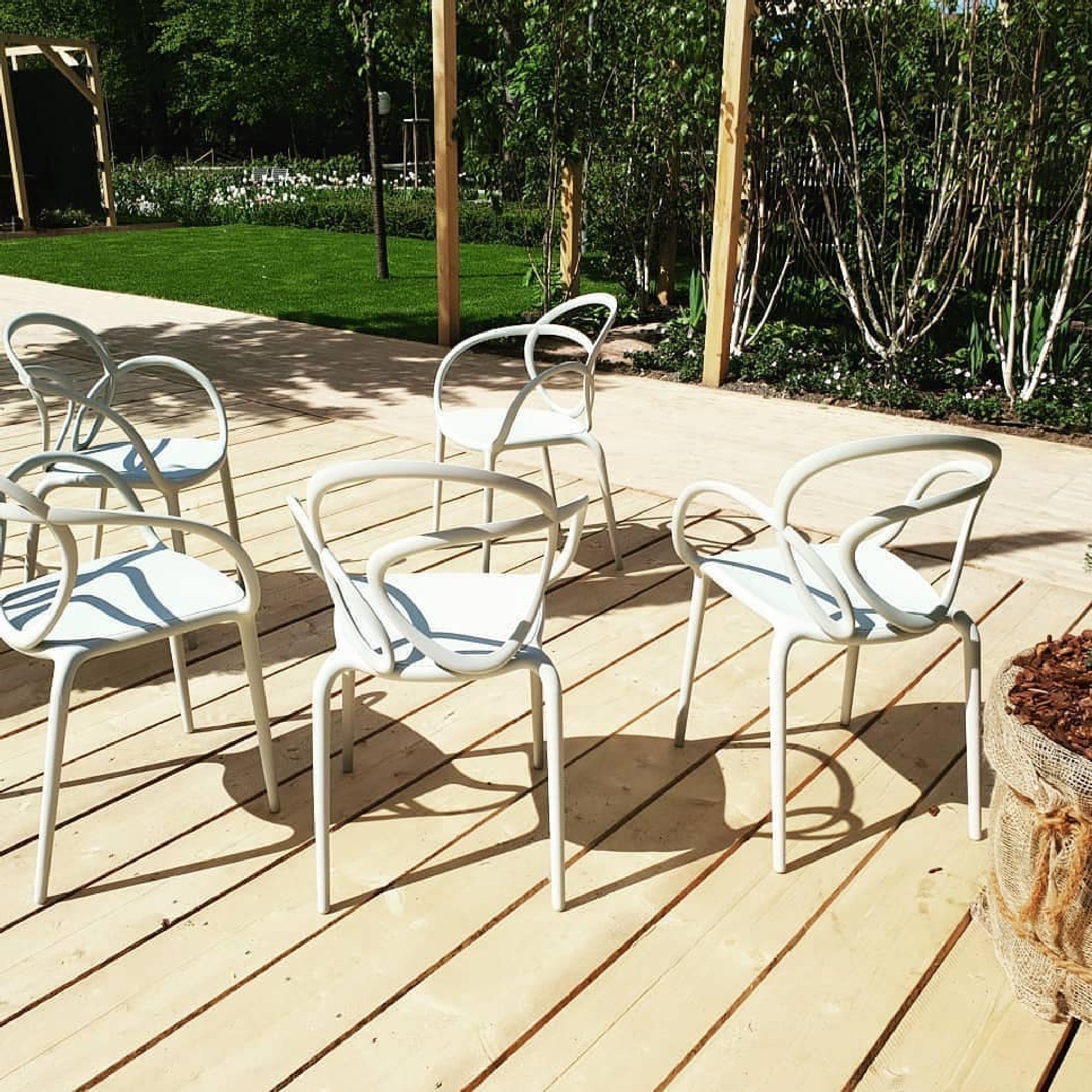 Set of 2 Loop chairs with cushions - White