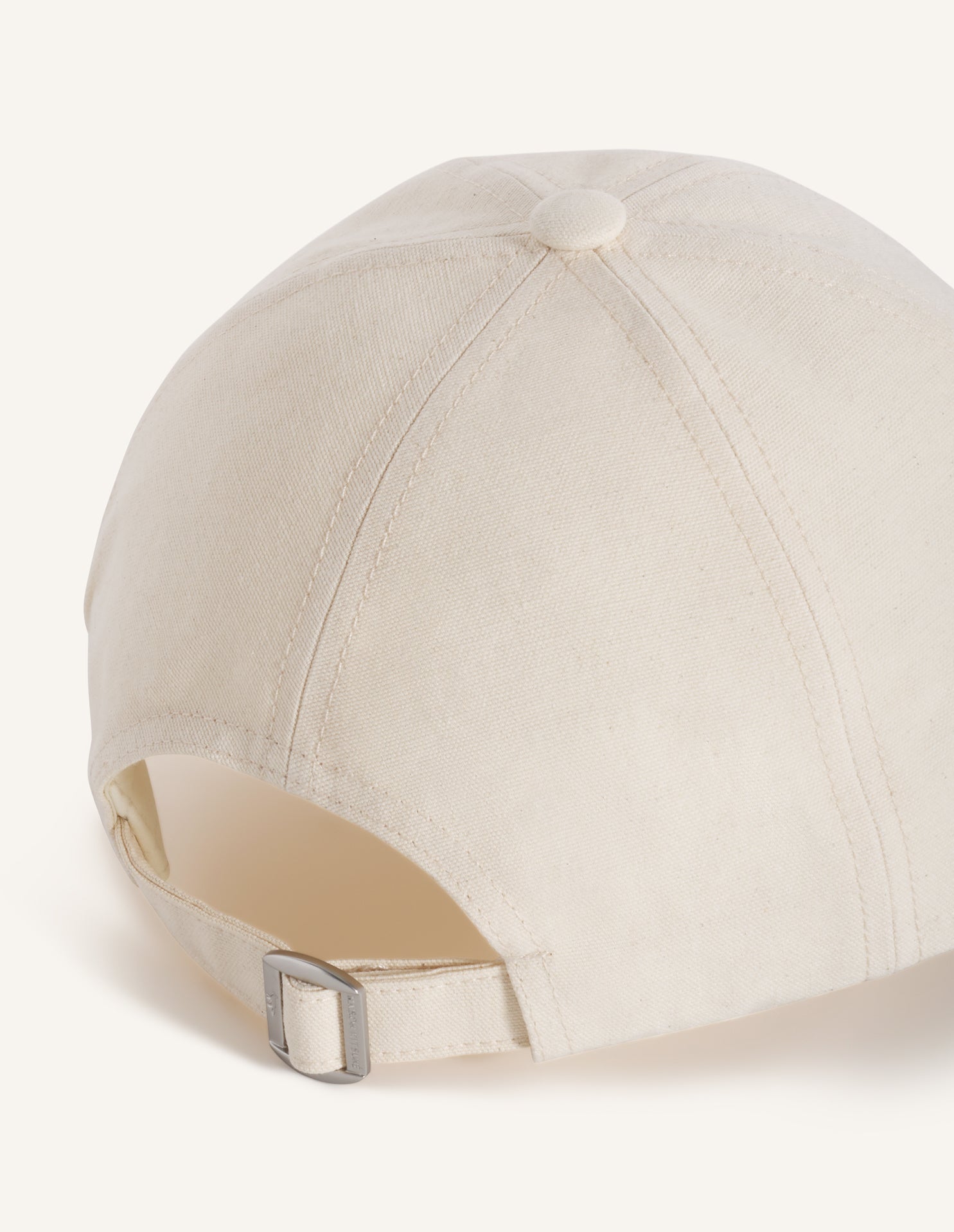Dressed Fox Cap - Eggnog