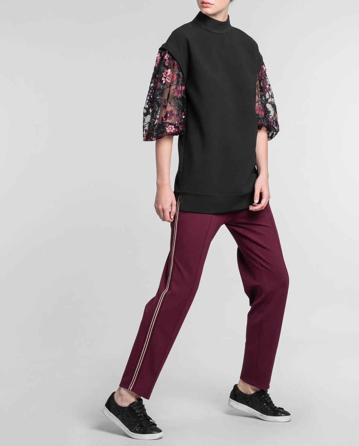 Rafaela dress with embroidered details - Black