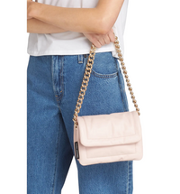 Petit sac à chaîne Pillow en cuir - Peach Whip