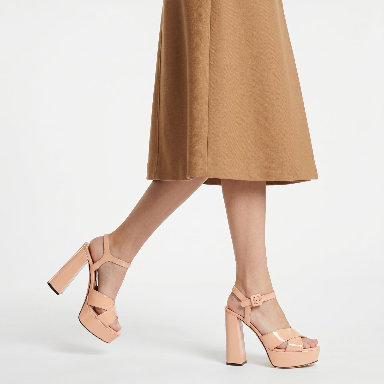 Sr Alicia 135 platform sandals in patent leather - Powder