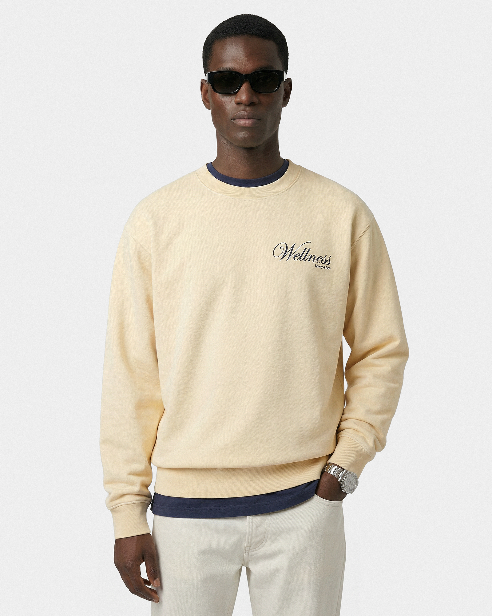 Pull à col rond Avenue - Amande/Bleu marine