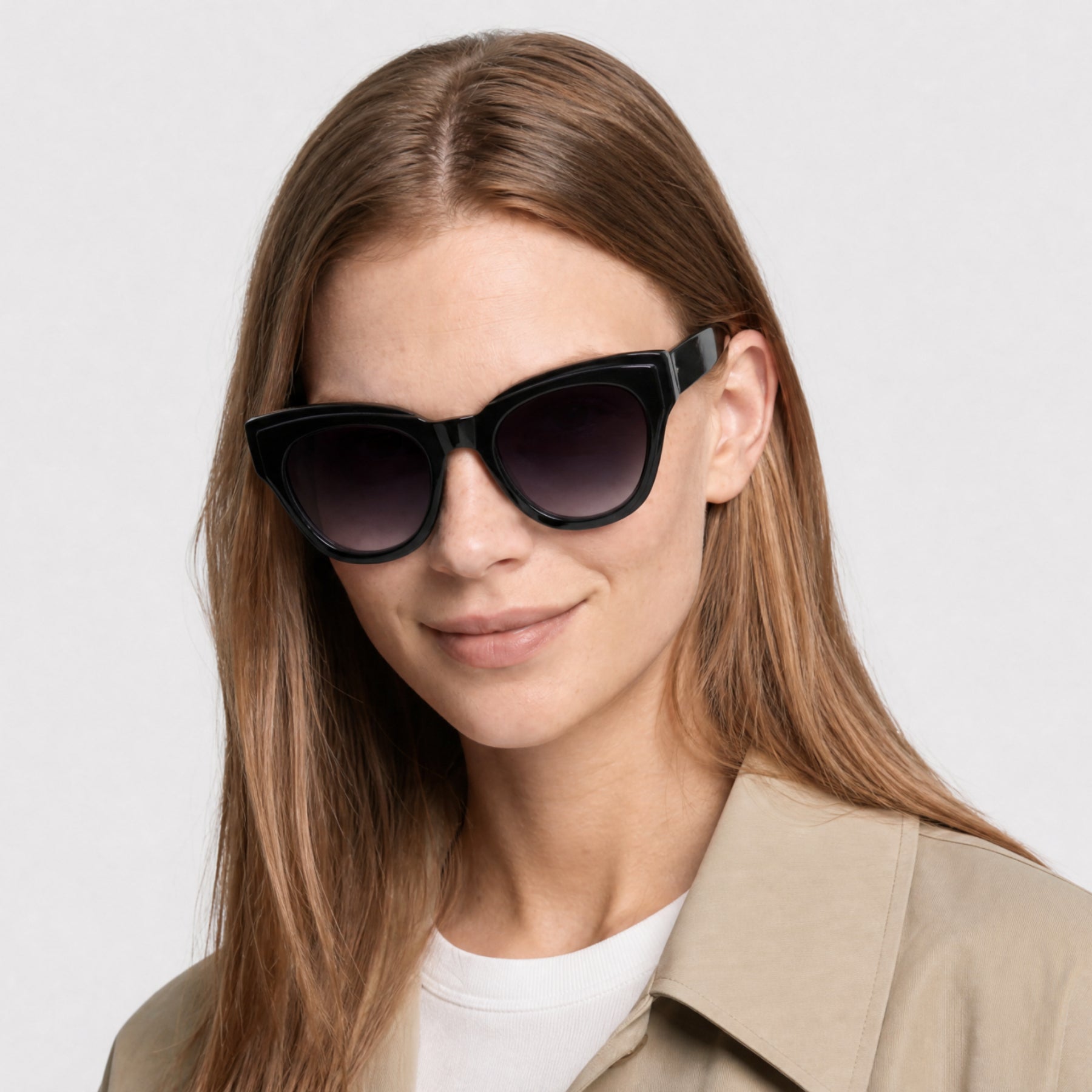 Lunettes de soleil Lioness - Shiny Black & Gradient Smoke