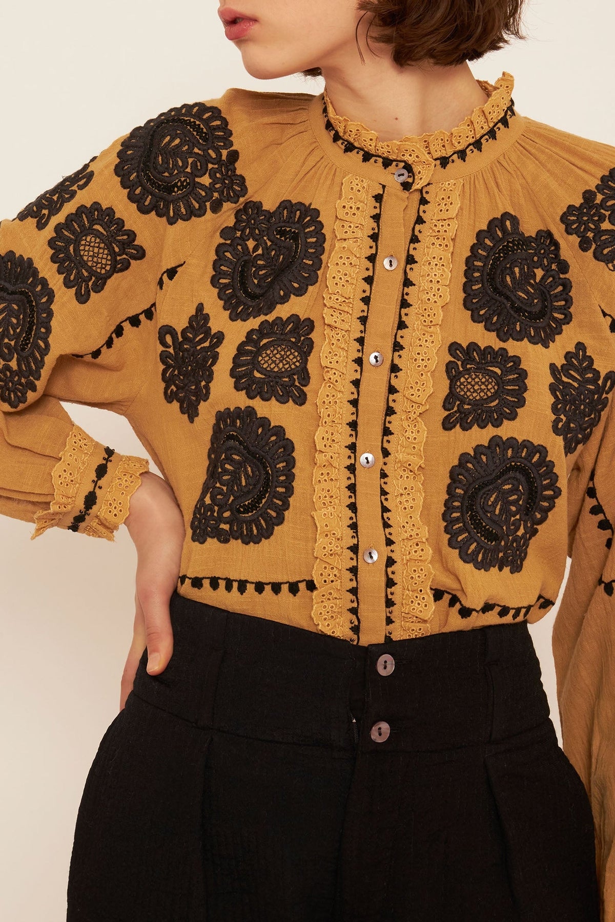 Blouse brodée Tobby - Camel