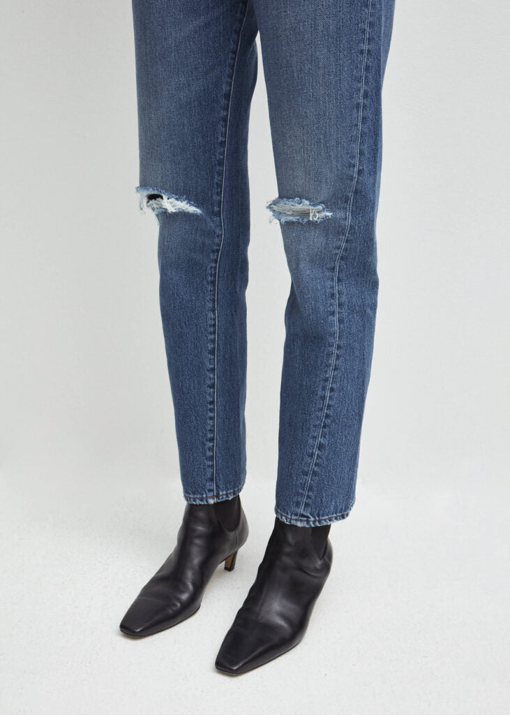 MID WAIST DENIM WITH RIPPED DETAILS