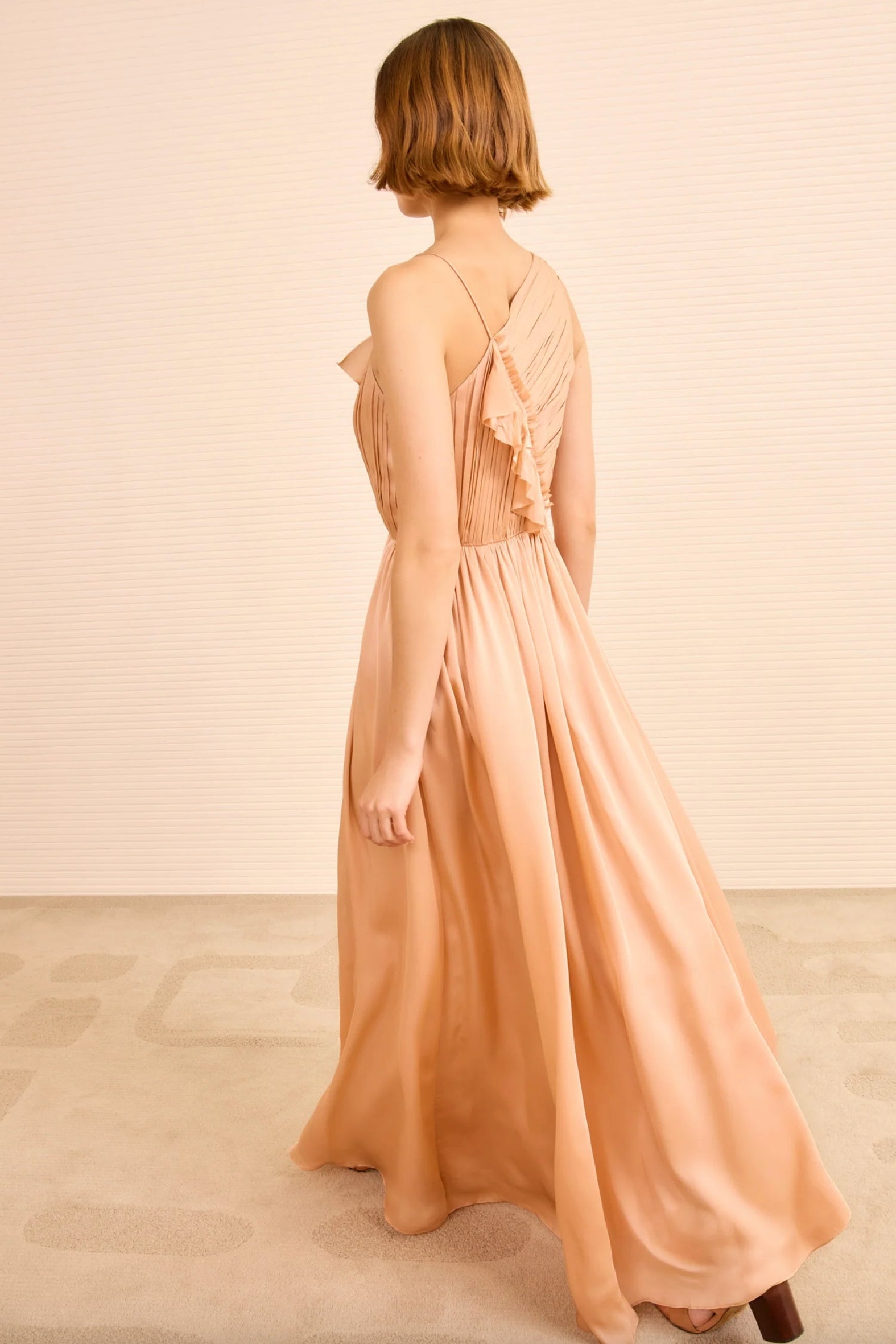 Robe longue Aisha plissée et asymétrique en soie - Sand